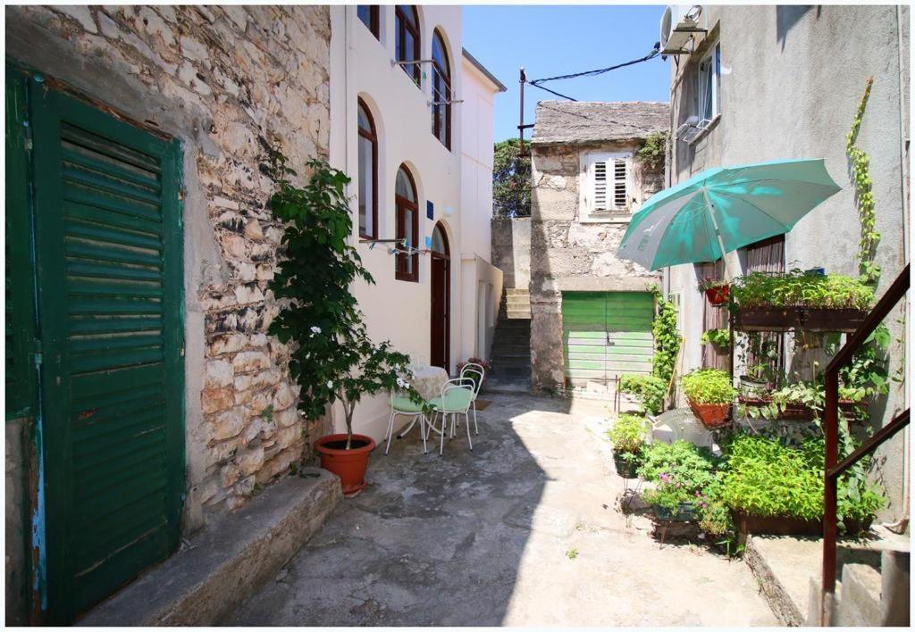 Apartment Josip Primošten Buitenkant foto